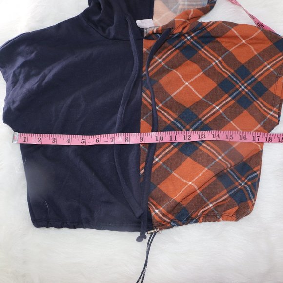 No Boundaries 50/50 Active Shirt with Hood - Picture 9 of 9